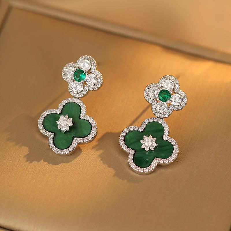 

Изысканные серьги-пусеты с цветком из циркония с четырьмя лепестками - Легкая роскошь, Высококлассные универсальные пусеты для модного, элегантного образа