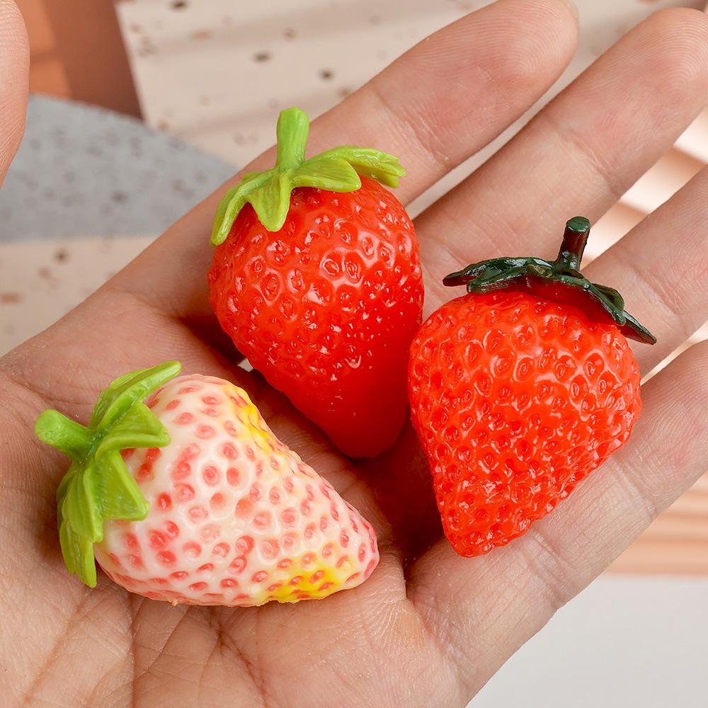 3D Strawberry Model: Red Strawberry & Cream Display Prop for Film, TV & Photography