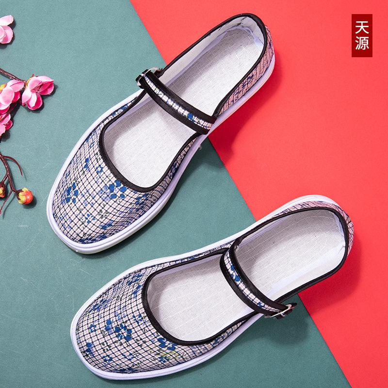 

Весенне-летние лазаньевые туфли из ткани женские, старые пекинские тканевые подошвы, для женщин среднего и пожилого возраста, вышитые туфли, застежка на одну пряжку, цветы 34