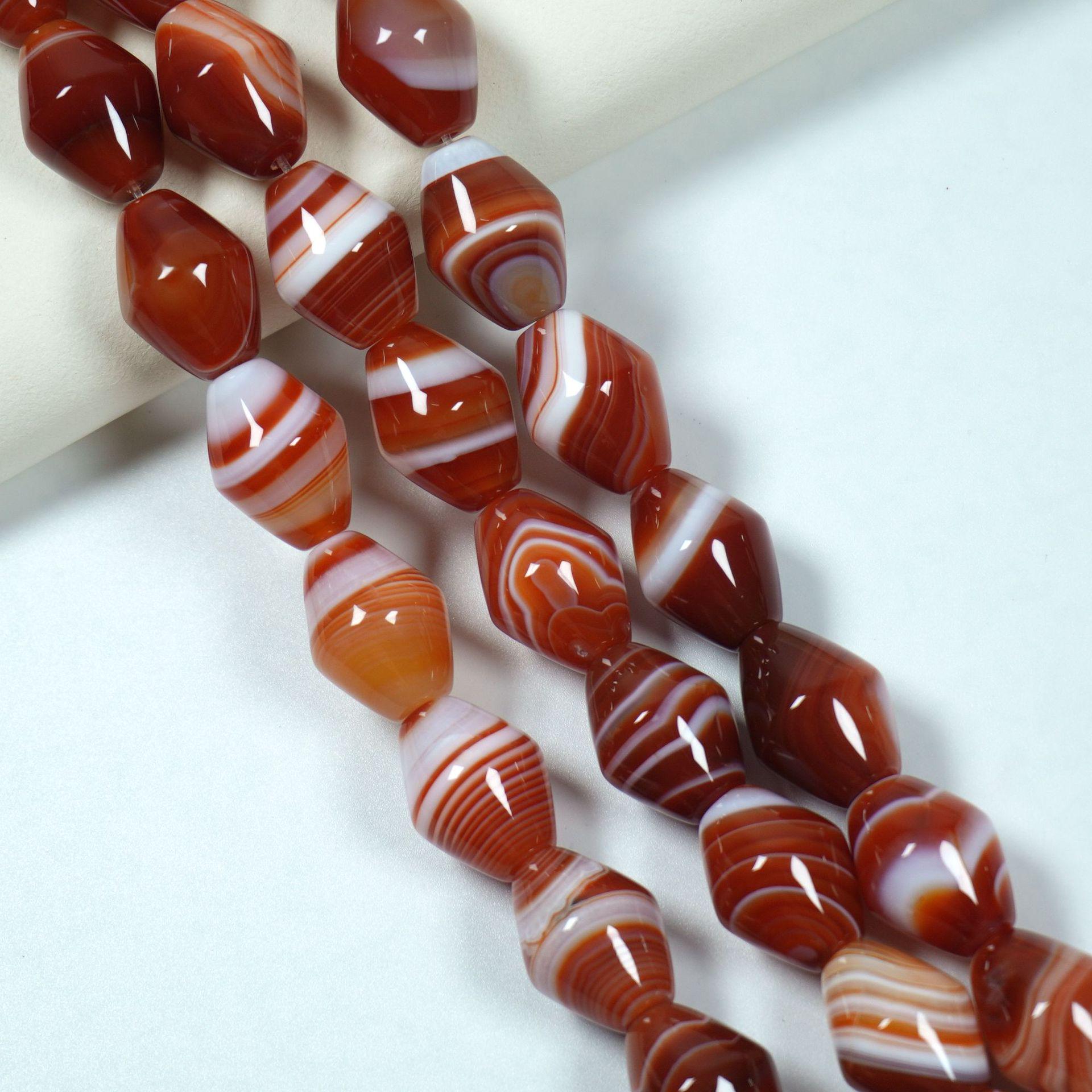 

Natural Red Agate Beads: Handmade DIY Bracelet Accessories and Pendant Materials 15*20mm/piece
