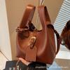Niche Trend Casual Hand-held Bucket Bag Women's 2025 Winter New Retro High-end Fashion One-shoulder Crossbody Bag