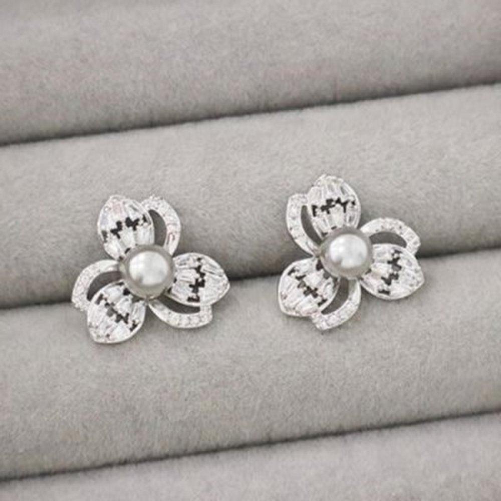Women's Hanbok Wedding Frill Petal Classic Pearl Earrings