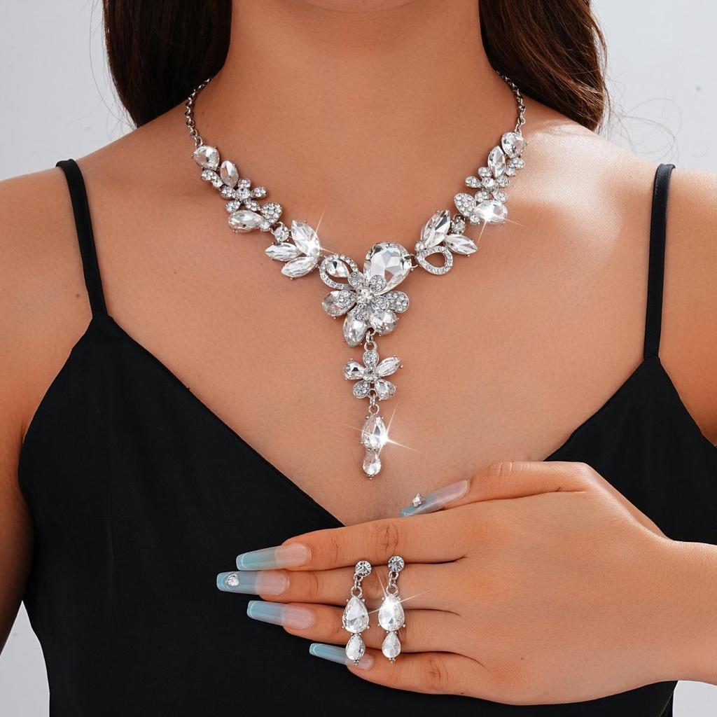 European & American Retro Floral Necklace and Earrings Set with Crystals, Autumn 2025 Collection