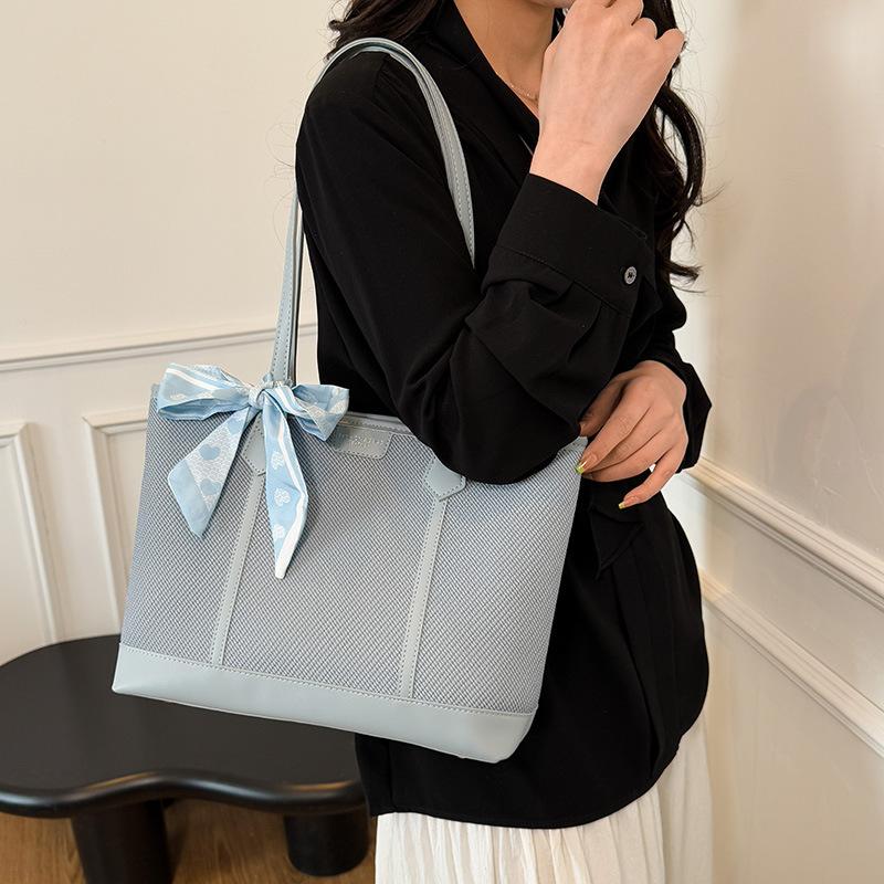 Large-capacity bag women's new high-end college student shoulder bag versatile portable commuter tote bag