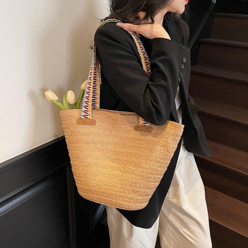 Large capacity straw woven bag women's new versatile seaside vacation beach bag woven tote bag