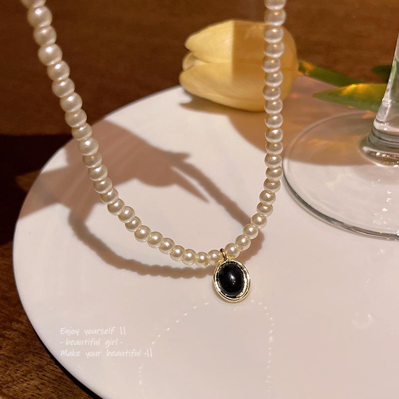 Light Luxury Niche High-end Pearl Necklace Women's Fashion Versatile Temperament Titanium Steel Clavicle Chain Internet Celebrity Necklace