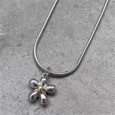 Korean Fashion Süße Kühle Blume Stern Schmetterling Anhänger Halsketten für Frauen Vintage Elegante Schlange Ketten Halskette Y2K Schmuck