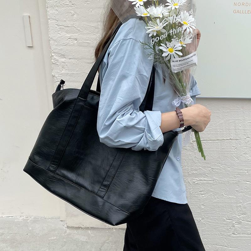 Early Spring Avocado Green Soft Large Capacity Tote Bag Commuter Bag Cream White Shoulder Bag