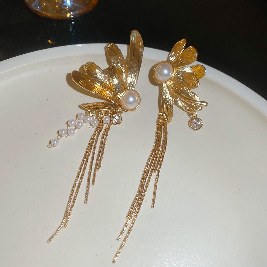 Silver needle zircon flower pearl stud earrings court style retro earrings temperament earrings light luxury niche earrings