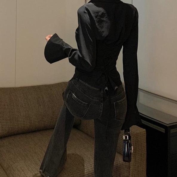 Damska bluzka z francuskimi dzwonkowymi rękawami i wiązaniem - Wyszczuplająca talię, cienki krój, idealna na wiosnę i jesień.