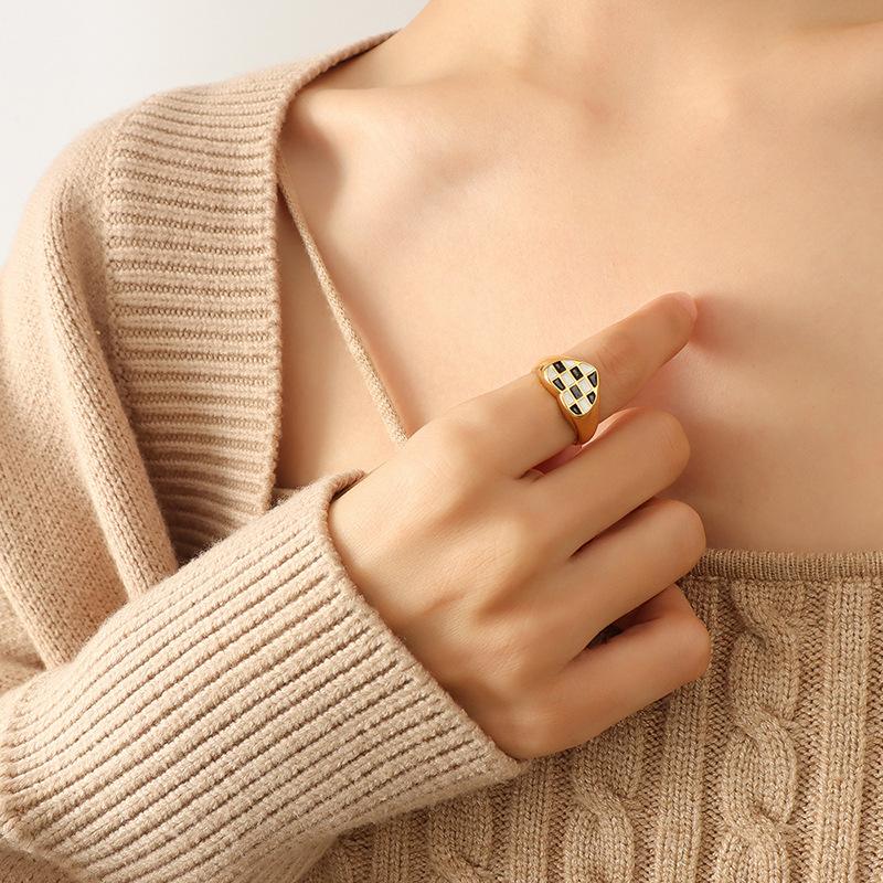 Love Enamel Checkerboard Ring Women's Niche Fashion High-end Finger Ring, Titanium Steel Electroplating Design Sense