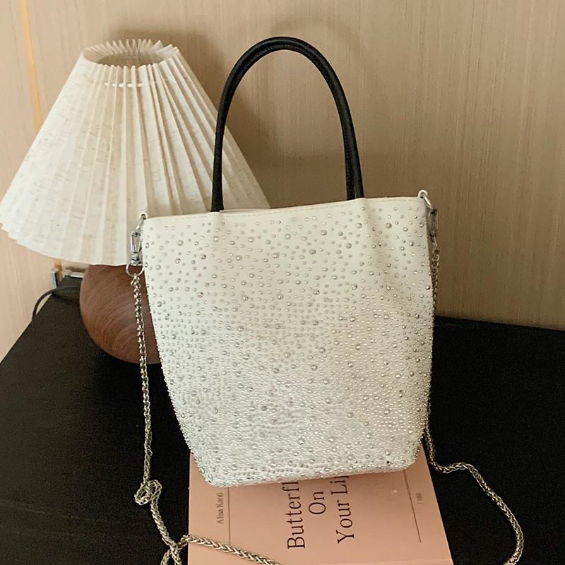 

Stylish Mini Shoulder Bag With Soft To Medium Hardness Ideal For Daily Outfits білий