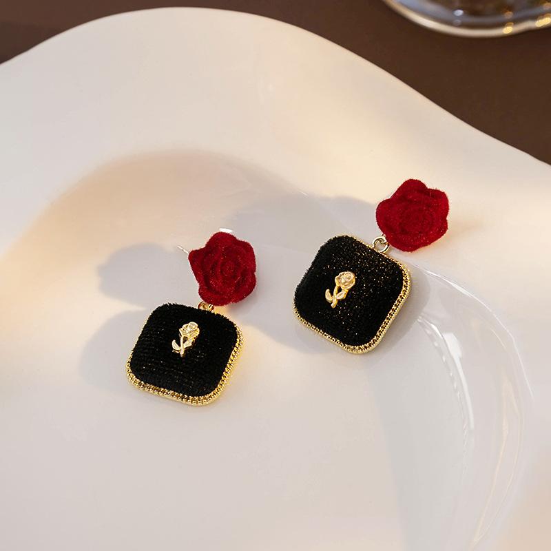 French Retro Burgundy Rose Earrings, Autumn And Winter Small Fragrant Velvet Earrings, High-End Earrings For Women