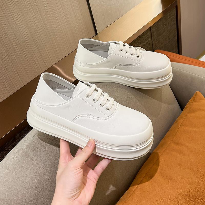 

Маленькие белые туфли на толстой подошве. Женские весенне-осенние новые маленькие повседневные туфли из мягкой кожи с круглым носком, увеличивающие рост.