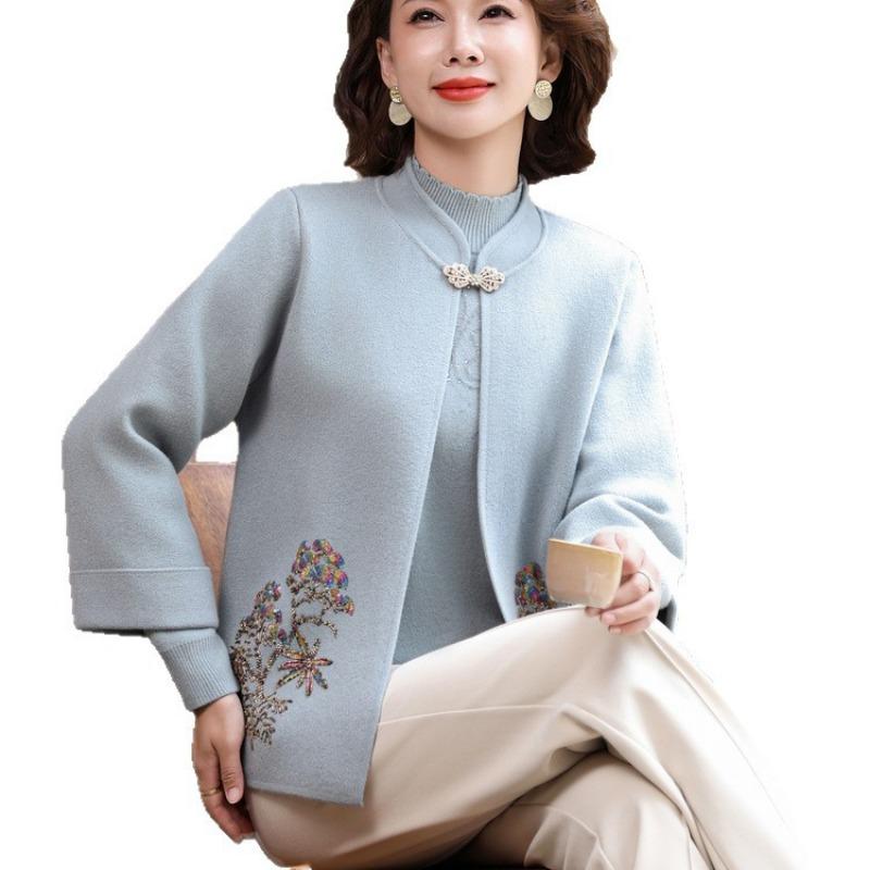 Middle-aged and Old Women's Autumn and Winter Fashion Sweater Heavy Craft Coat Mother's Autumn Clothes New Knitted Cardigan Two-piece Set