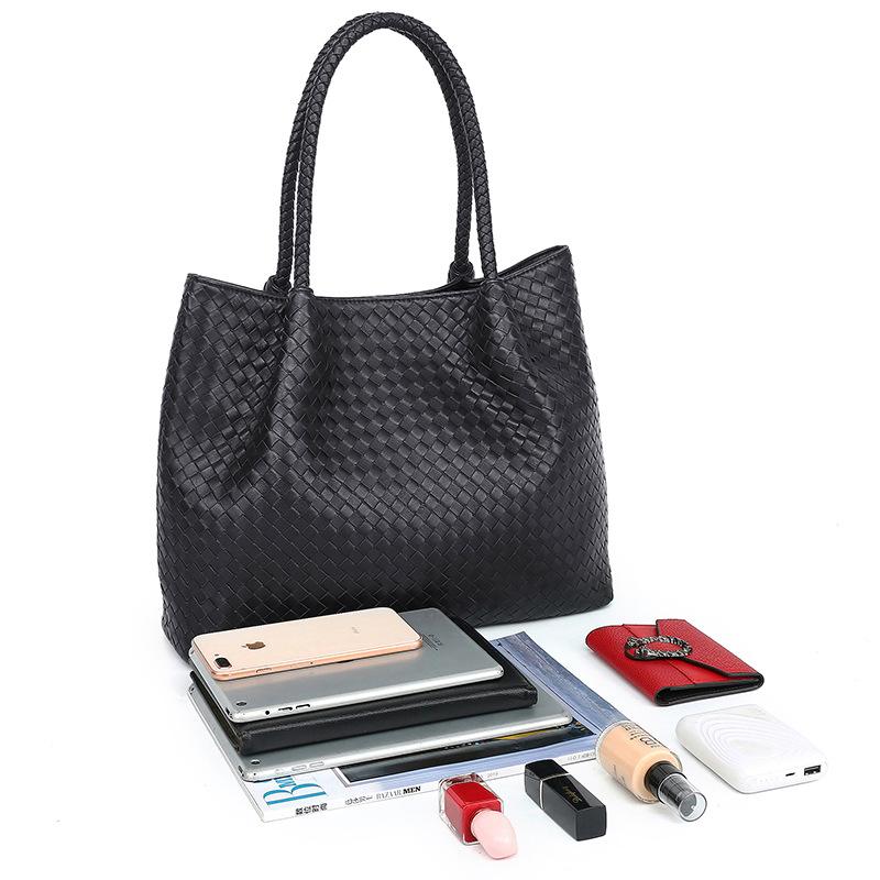 New women's bags, genuine leather women's bags, trendy shoulder bags, hand-woven shoulder handheld mother and child bags.