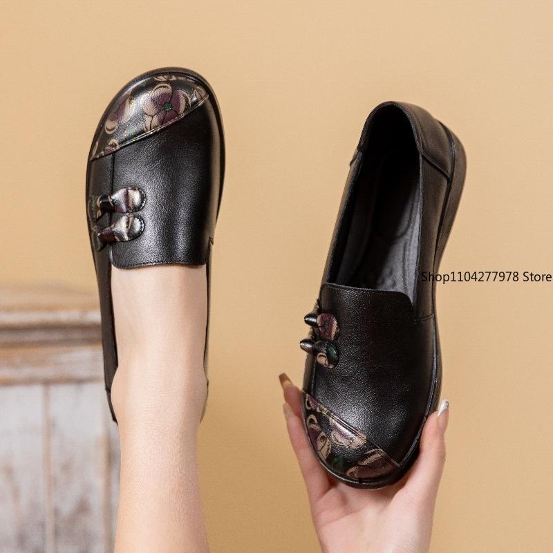 Fashion New Pu Leather Flats Mother Single Shoes Soft Sole Comfortable Non-slip Women's Loafers Large Size 42