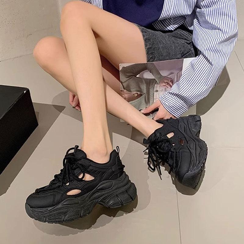 Showing feet, small thick soles, super fire dad shoes for women 2025 new spring small breathable mesh fried street casual shoes for women