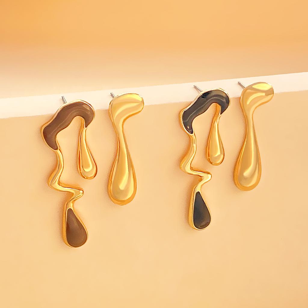 Flytande oregelbundna geometriska örhängen söta och coola personlighetsdesignkänsla enkla legeringsvattendroppeörhängen