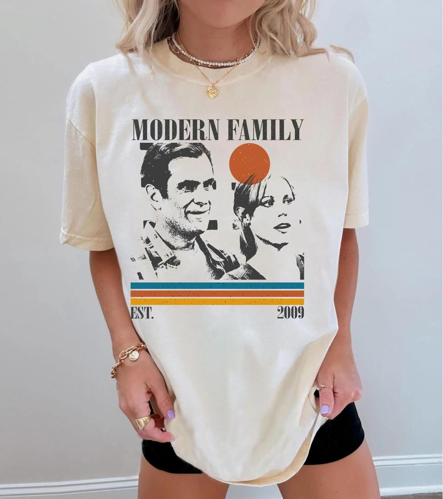 Modern Family Shirt Retro TV Show Tshirt Printed Pattern Tshirt Gift for Fans Unisexs and Womens Tshirt