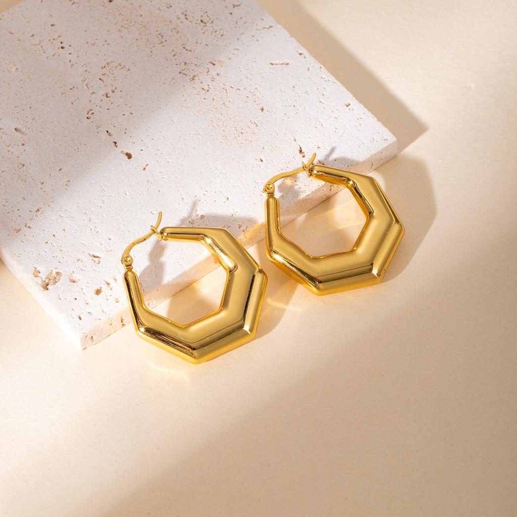 Metal Wind Geometric Hollow C-Shaped Stud Earrings Retro High-End Stainless Steel Earrings Personalized Atmosphere Earrings