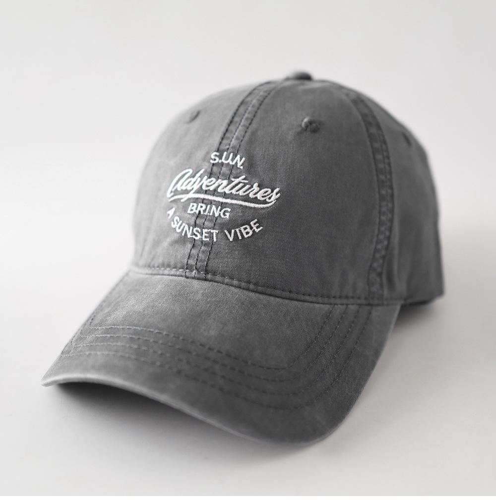 Fashion Hat Niche Soft Top Retro Letter Embroidery Solid Color Baseball Cap for Men and Women Couples Casual Fashion Versatile Cap