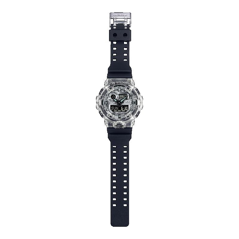Casio G-SHOCK Erkek Reçine 200M Suya Dayanıklı Dijital Darbeye Dayanıklı Kuvars Saat GA-700SKC-1A