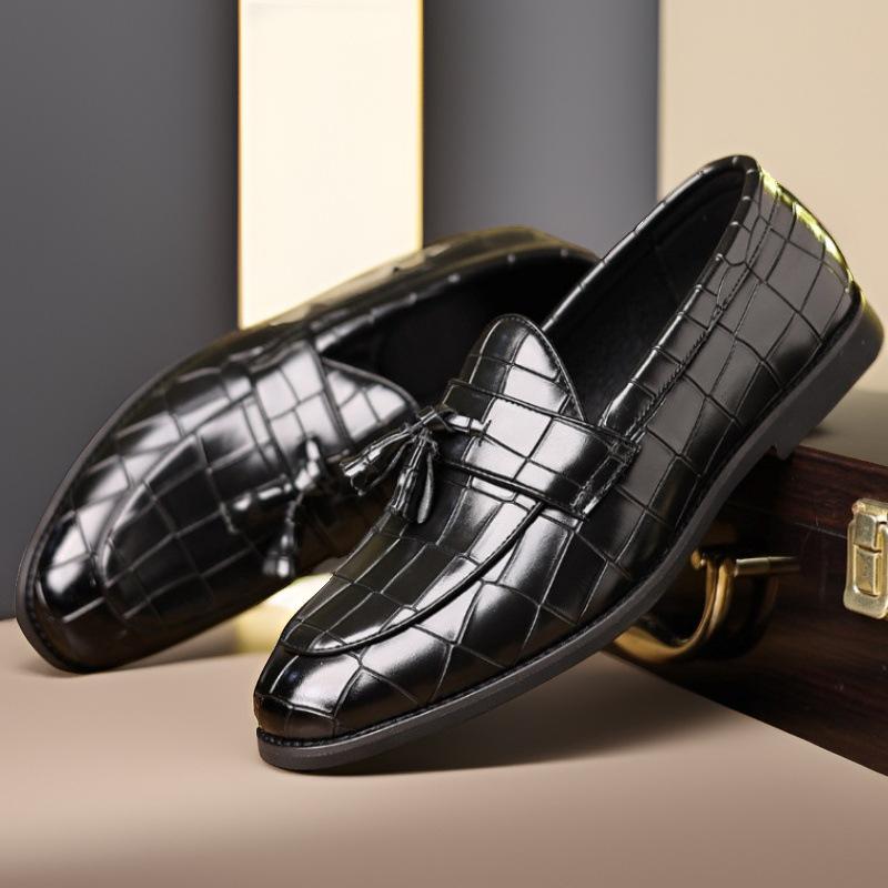 

New large-size leather shoes, men s one-pedal loafers, foot-fitting Doudou shoes, Korean version of business formal men s shoes 38