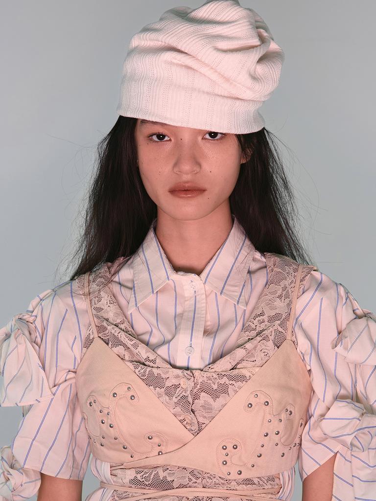 Eosseomnijeu Oversized Open Top Hat_Cream