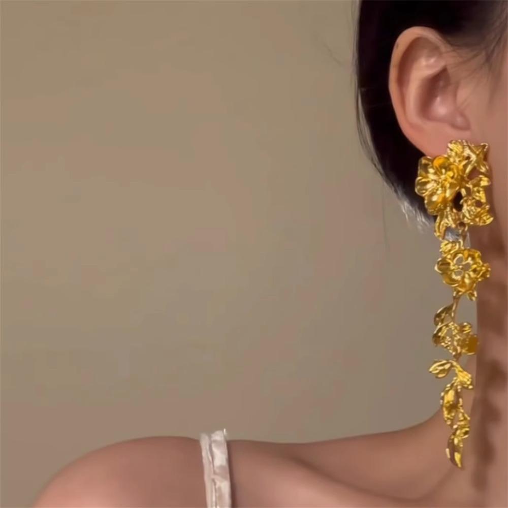 Silver Needle Flower Leaf Tassel Earrings: European & American Exquisite Retro Niche Design with Light Luxury Appeal