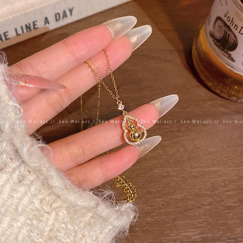 Guofeng gourd pendant, titanium steel necklace, women's light luxury design, exquisite collarbone chain, neck chain accessories