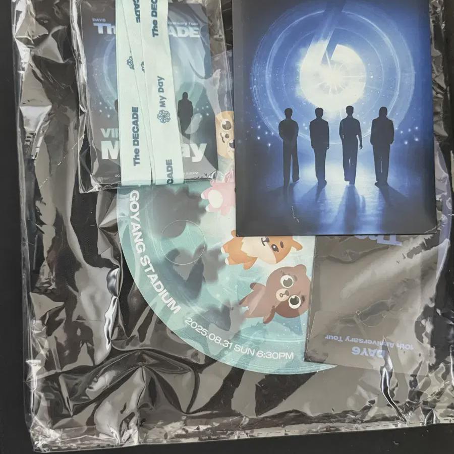 

Негоо) Day6 Гоян Первый конус Подарок+madezone