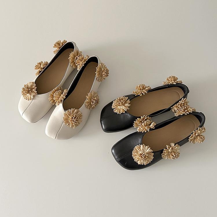 Sheepskin Version~ 2025 New Square Head Raffia Flower Niche Design Shallow Leather Classic Versatile Single Shoes