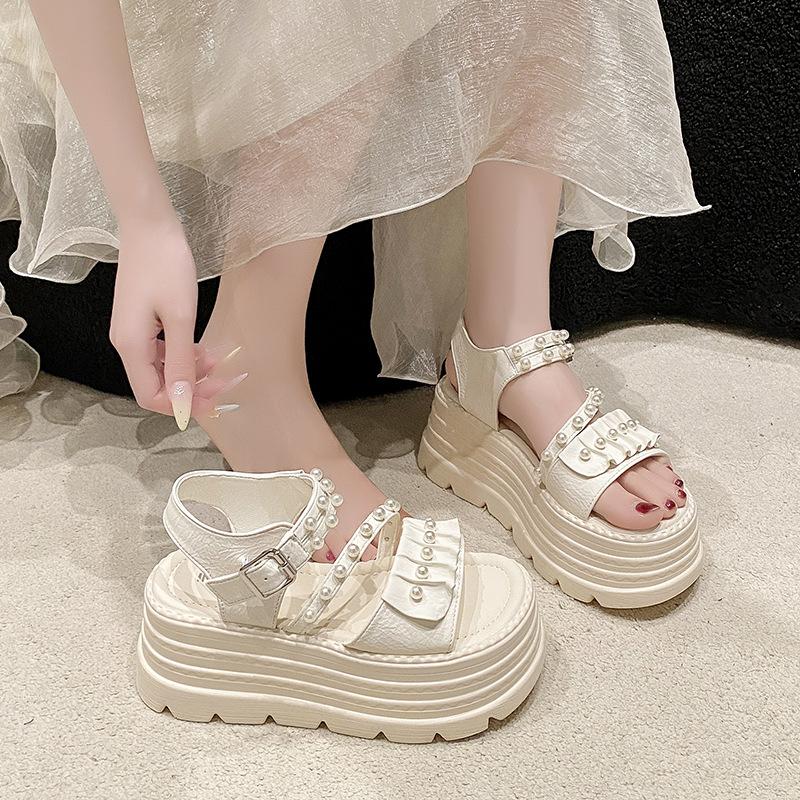 Fairy Wind Thick-soled Muffin Buckle Sandals Women Wear Popular Summer New Slope Heel Beaded Muffin Bottom Cool Slippers