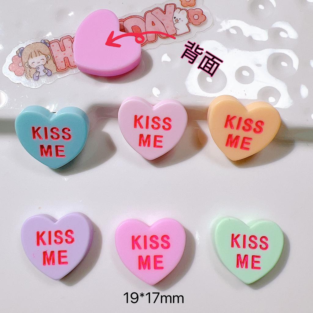 10Pcs New Cute Cartoon Heart Shaped KISS ME Series Flat Back Ornament Jewelry Bows Accessories