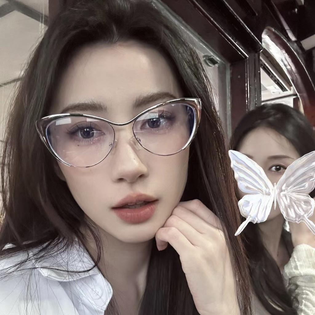 Fashion Unisex Round Plain Glasses for Men Women Metal Frame Glasses for Party Eyeglasses Silver Cat Eye Frame for Female