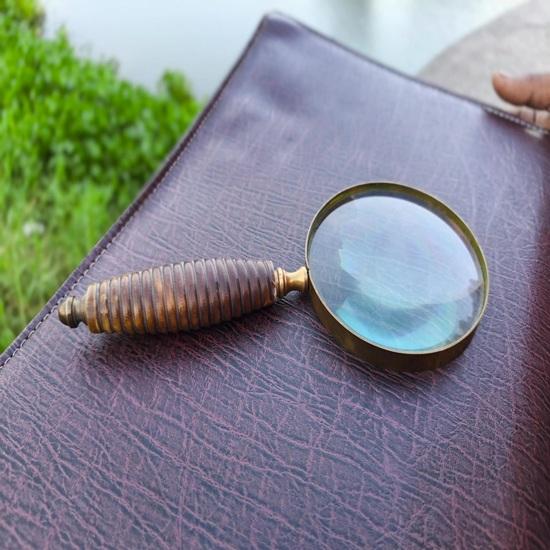 Brass Magnifying Glass, Wooden Handle, 10X Lens Birthdays, Wedding, Retirements, Housewarmings, Christmas, Thanksgiving, Easter, New Year