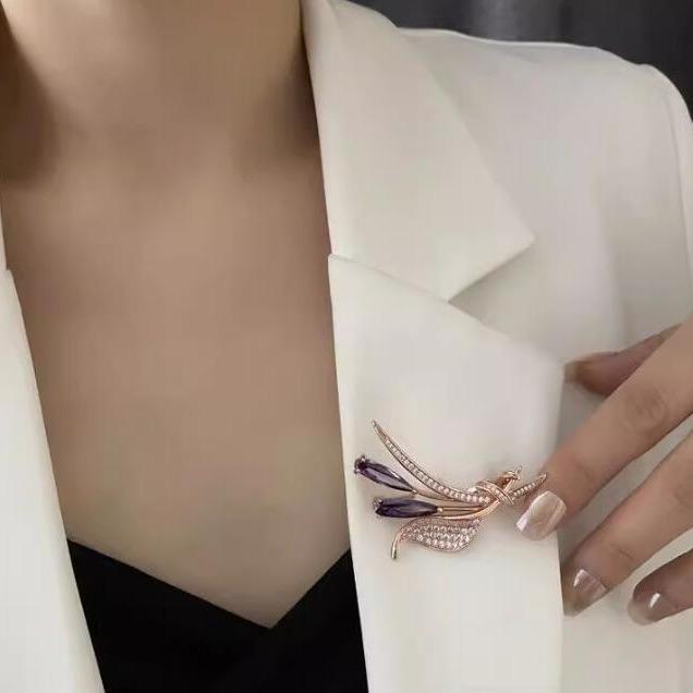 Luxury Lily Flower Brooches Women's Exquisite Crystal Bouquet Plant Corsage Pin Suit Jewelry Accessories