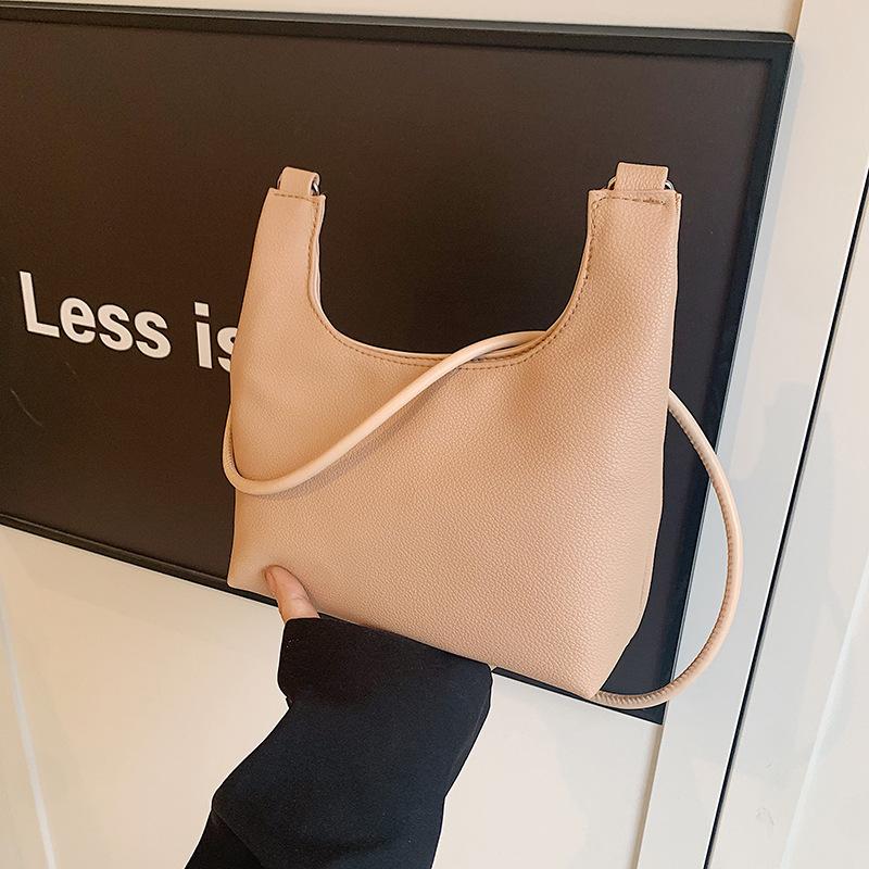 

Korean niche design 2024 casual shoulder bag lightweight tote bag beautiful summer foreign shoulder messenger bag хакі