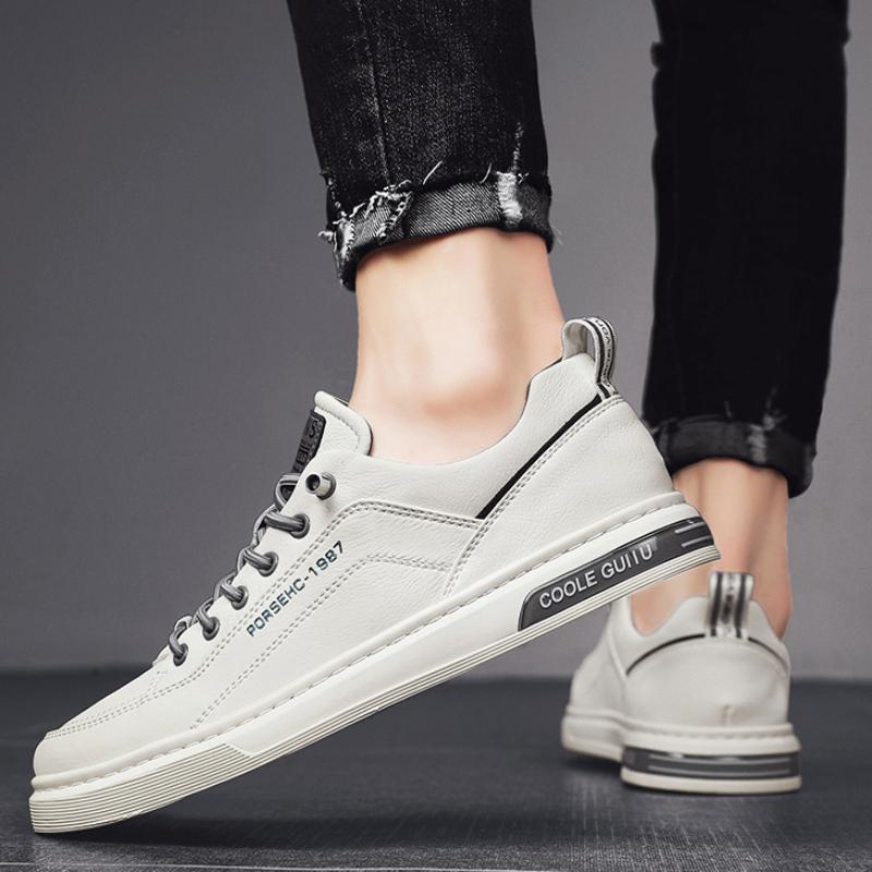 Neue Schuhe für Männer Bequeme flache Herren-Freizeitschuhe Outdoor Wilde Herren-Sneaker High-End-Mode Ein-Pedal-Abendschuhe Männlich