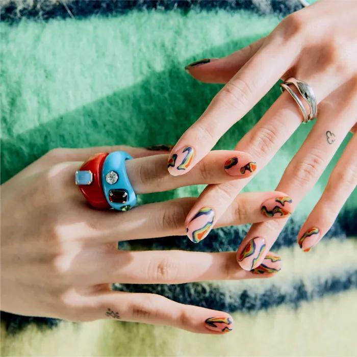 

Ребекка Гель-лак