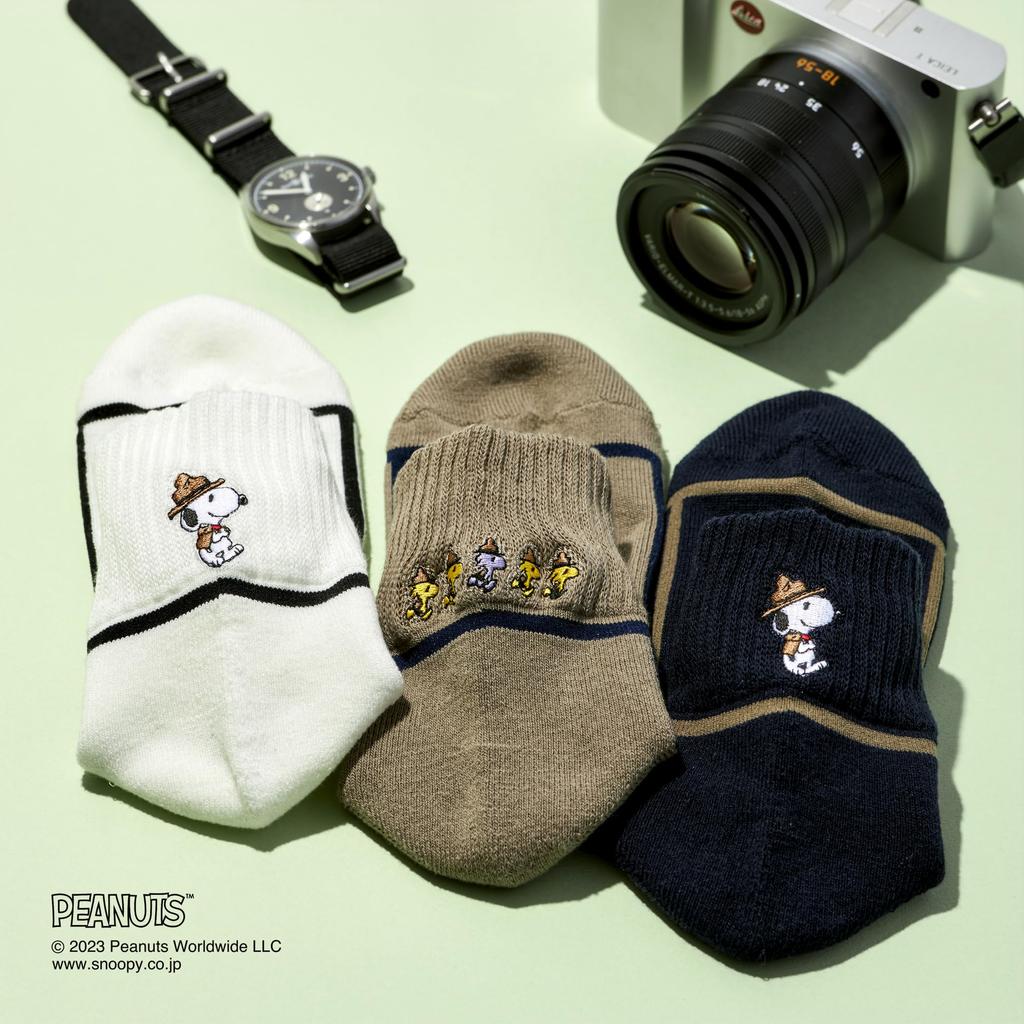 [CHICSTOCKS] <Official> CHICSTOCKS Snoopy Goods – Snoopy Gift Socks – Men's & Women's Japanese-Made Line Beagle Scout (Size M, Navy × Beige)