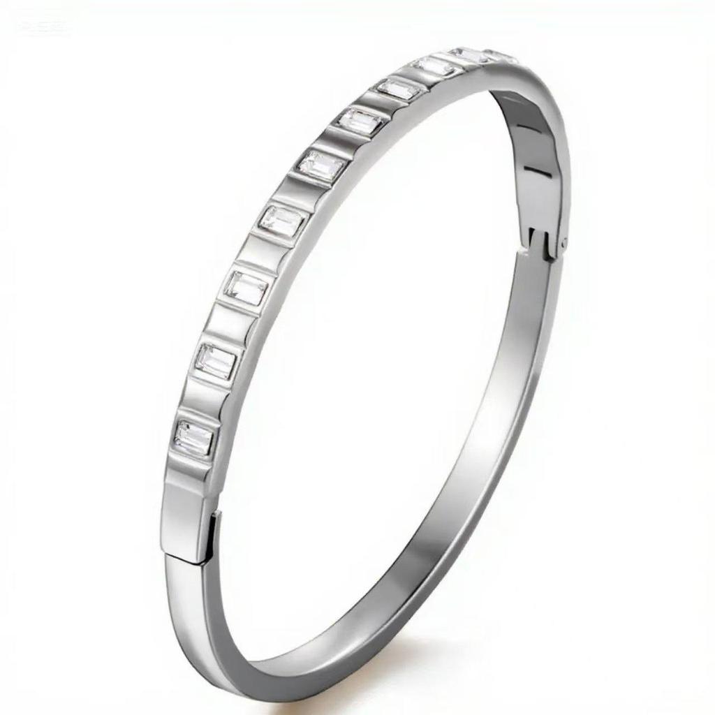 Bracelet de Luxe en Acier Inoxydable pour Femme: Titane Électroplaqué, Sertissage Diamants Complet, Style Européen-Américain