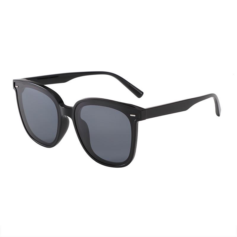 2025 Polarized Oversized Sunglasses: Slimming, UV Protection, Unisex Driving Style