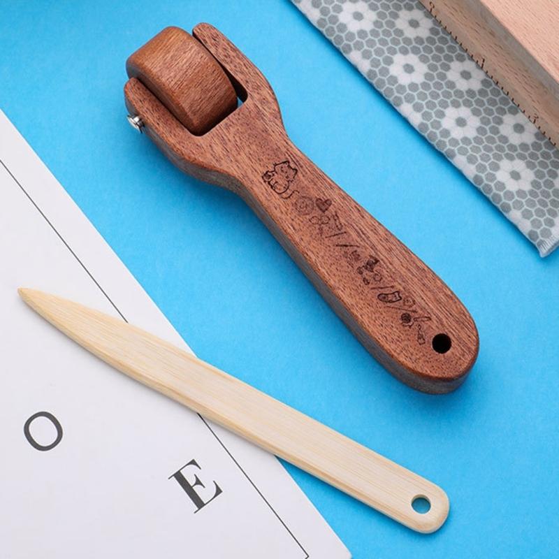 Seam Roller, Wood Tailor Clapper Tool Seam Flattening Tool Accessory with Comfortable Handle for Quilting for Craftsmen