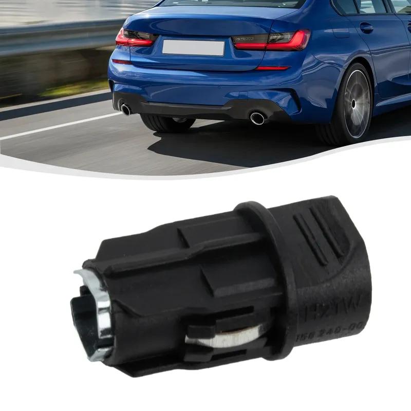 Taillight Bulb Socket Brake Rear Light Bulb Base Holder For BMW 3 5 7 Series X6 E71 X6 E72 Z4 E85 E86 E89 63117407330