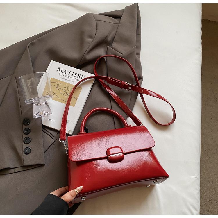 This Year, the Popular Hand-carried Fashionable and Versatile Shoulder Small Square Bag, the New Popular Simple Casual Korean Version of the Niche Me