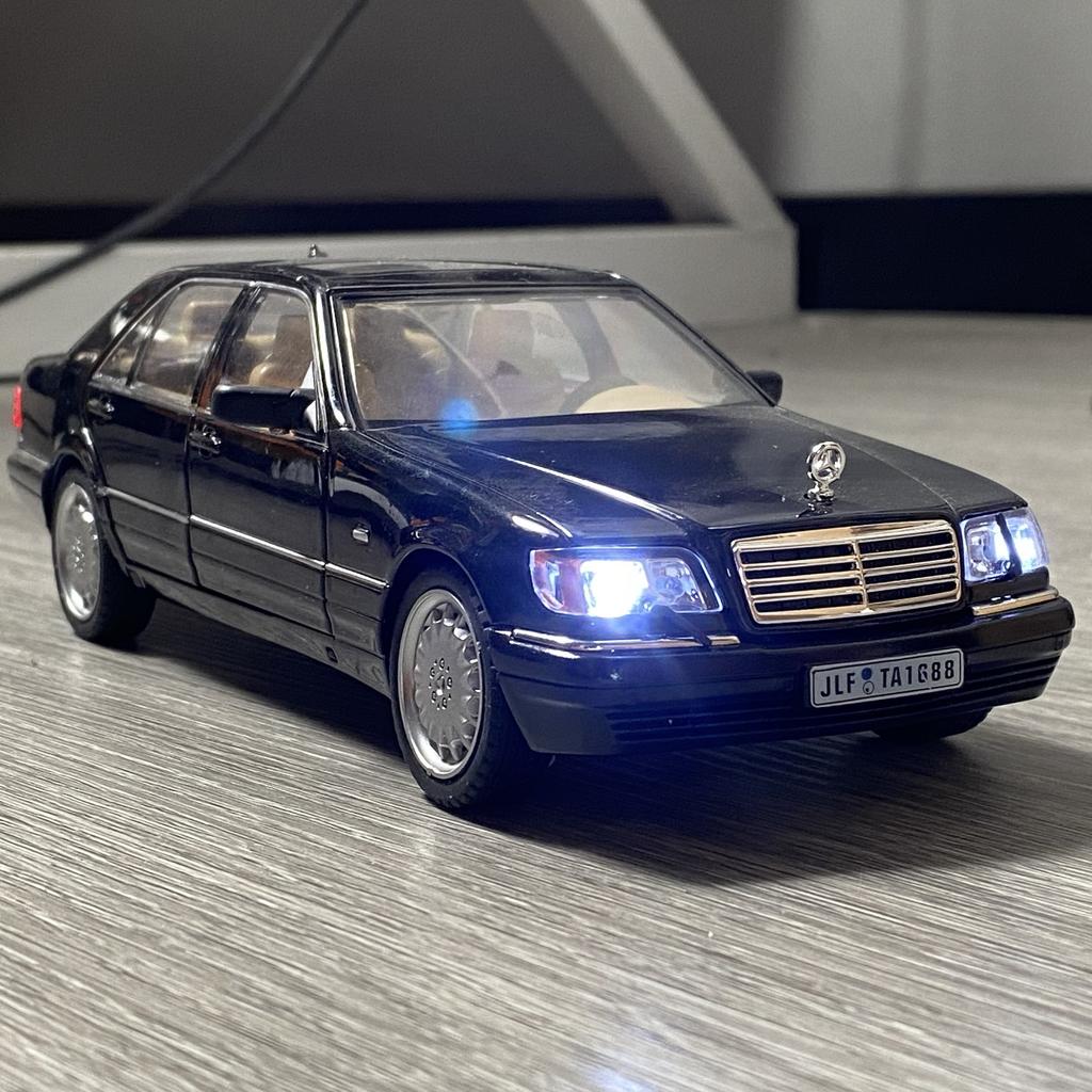 1:24 Mercedes Benz S W140 320SEL luxury cars Alloy Metal Diecast Model Car Sound And Light Pull Back Birthday Present For Child