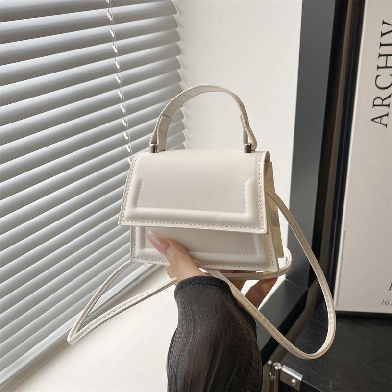 

Niche design bag women s spring and summer new shoulder messenger bag fashionable versatile small square bag белый