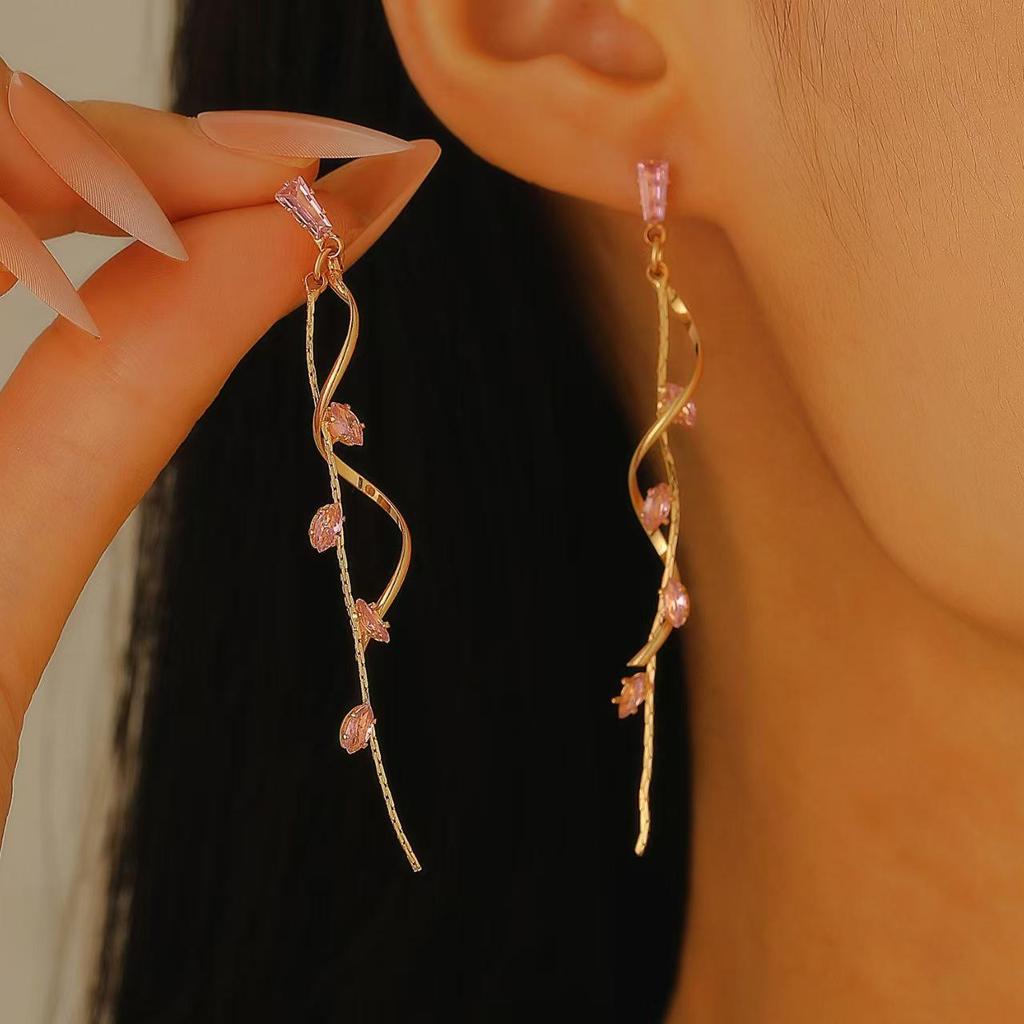 Luxury Flower Diamond Tassel Long Earrings: Elegant Alloy Leaf Design